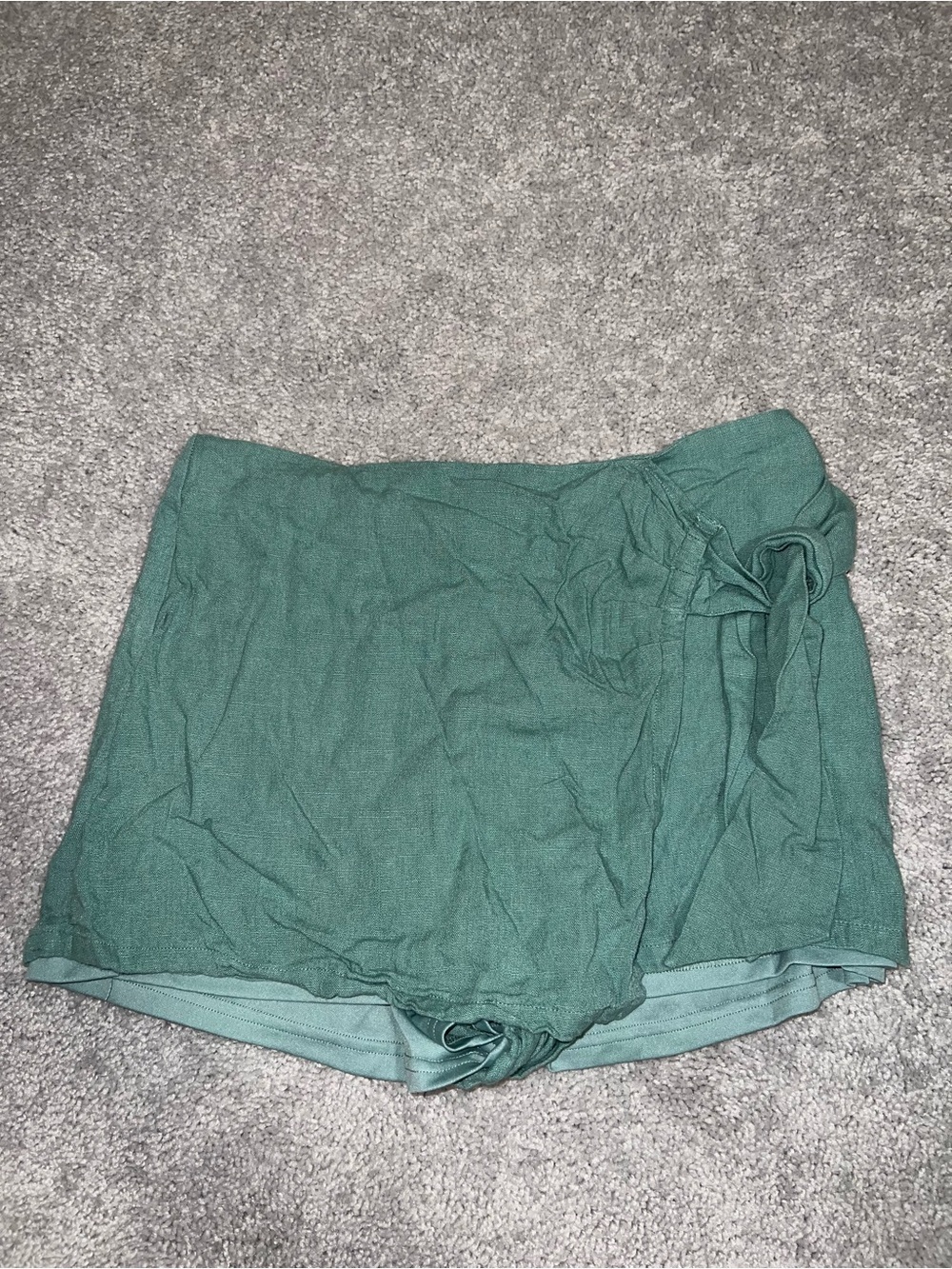 Pink Lily Green Tie-Waist Skort